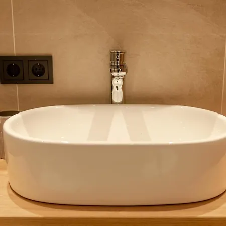 Διαμέρισμα Lisal By In One